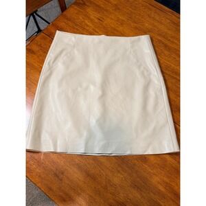 RW & CO Faux Leather Mini Skirt Beige 8 A Line Zip Closure Stretch Vegan Medium